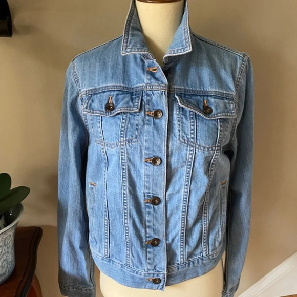 L.L. Bean Jackets & Blazers - L.L. Bean Light Wash Denim Jean Jacket XS
